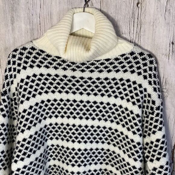 Ann Taylor Geo Stripe Tunic Sweater Size Medium Black and White Wool Blend - Picture 2 of 11